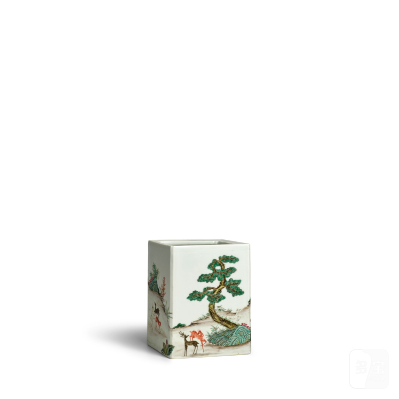 二十世紀 粉彩松鹿紋四方筆筒 | A FAMILLE-ROSE 'PINE AND DEER' SQUARE BRUSHPOT